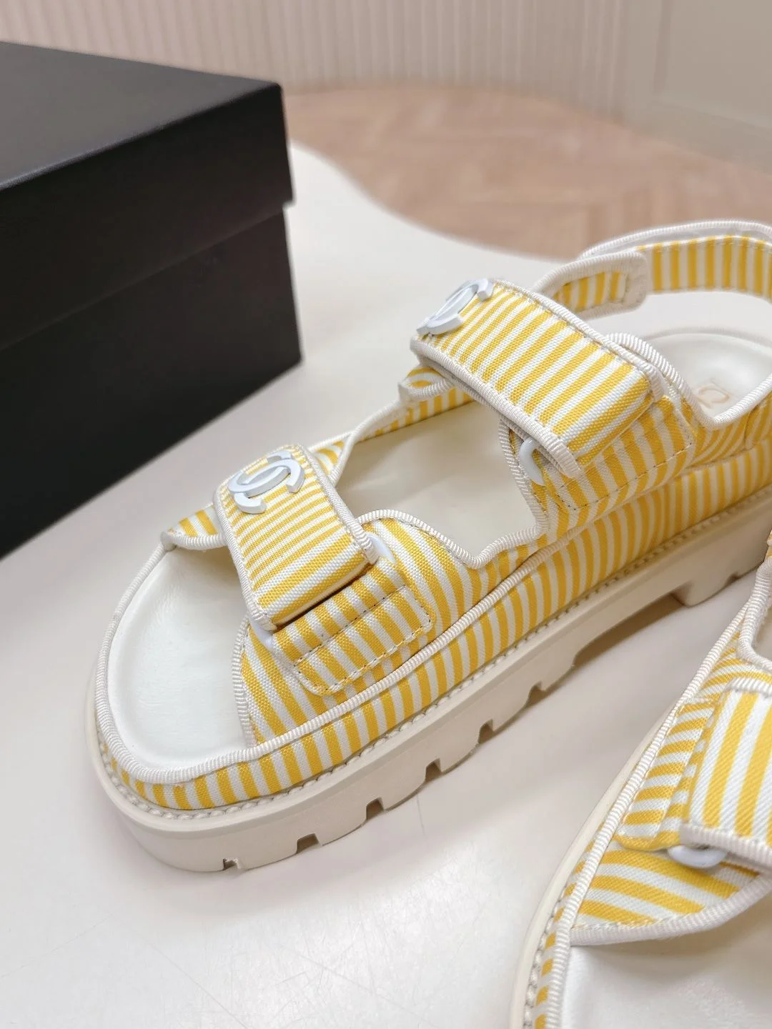 Chanel Sandals Modern 18042