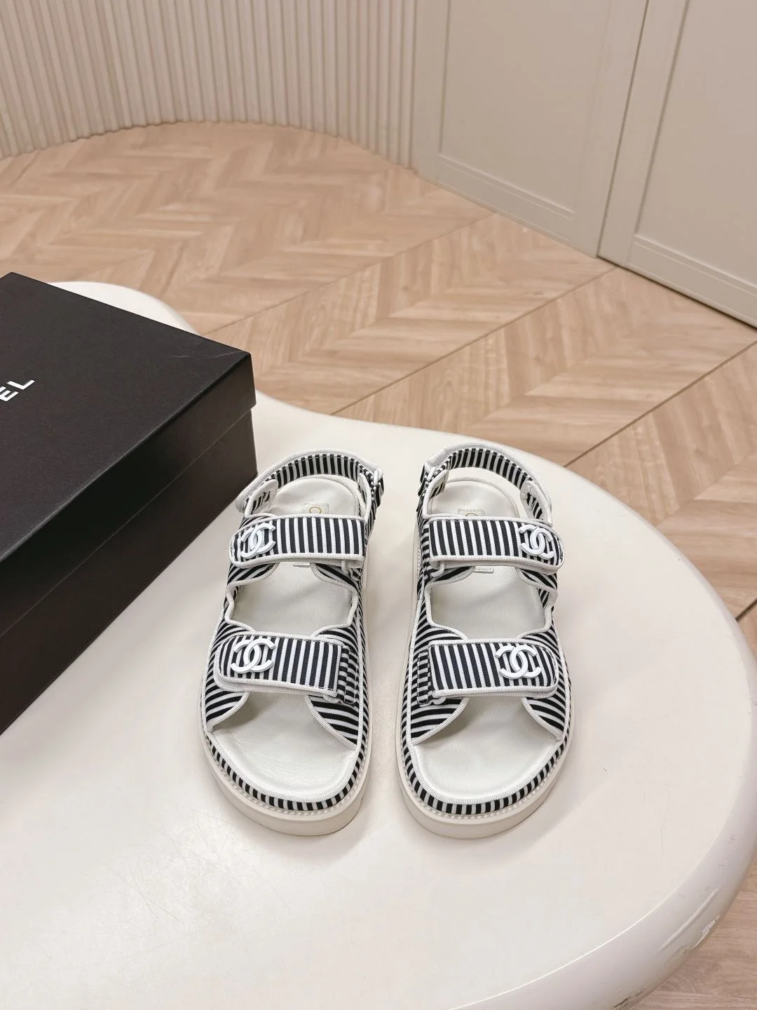 Chanel Sandals Trendsetting 18048