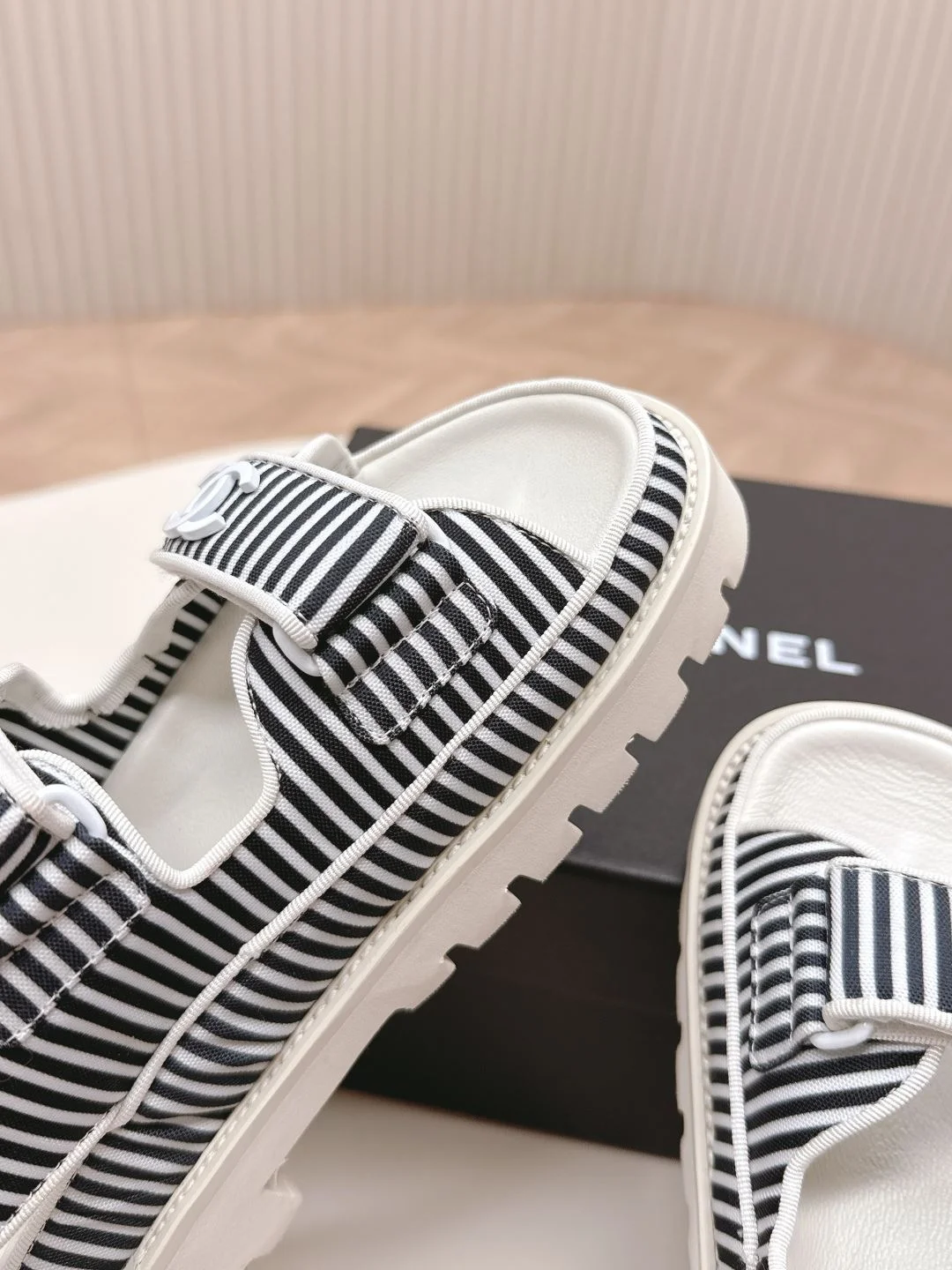 Chanel Sandals Trendsetting 18048