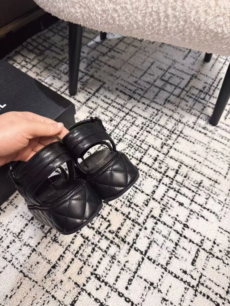 Trendsetting Chanel Sandals 17960
