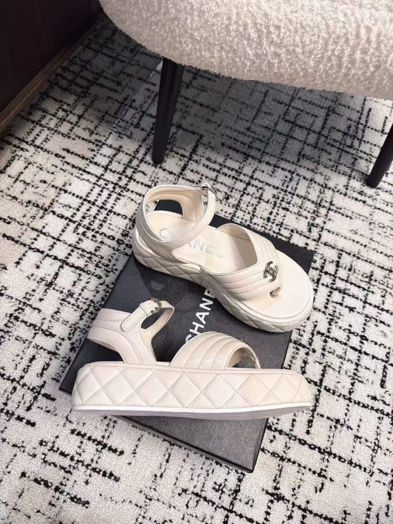 Lightweight Chanel Sandals 17950