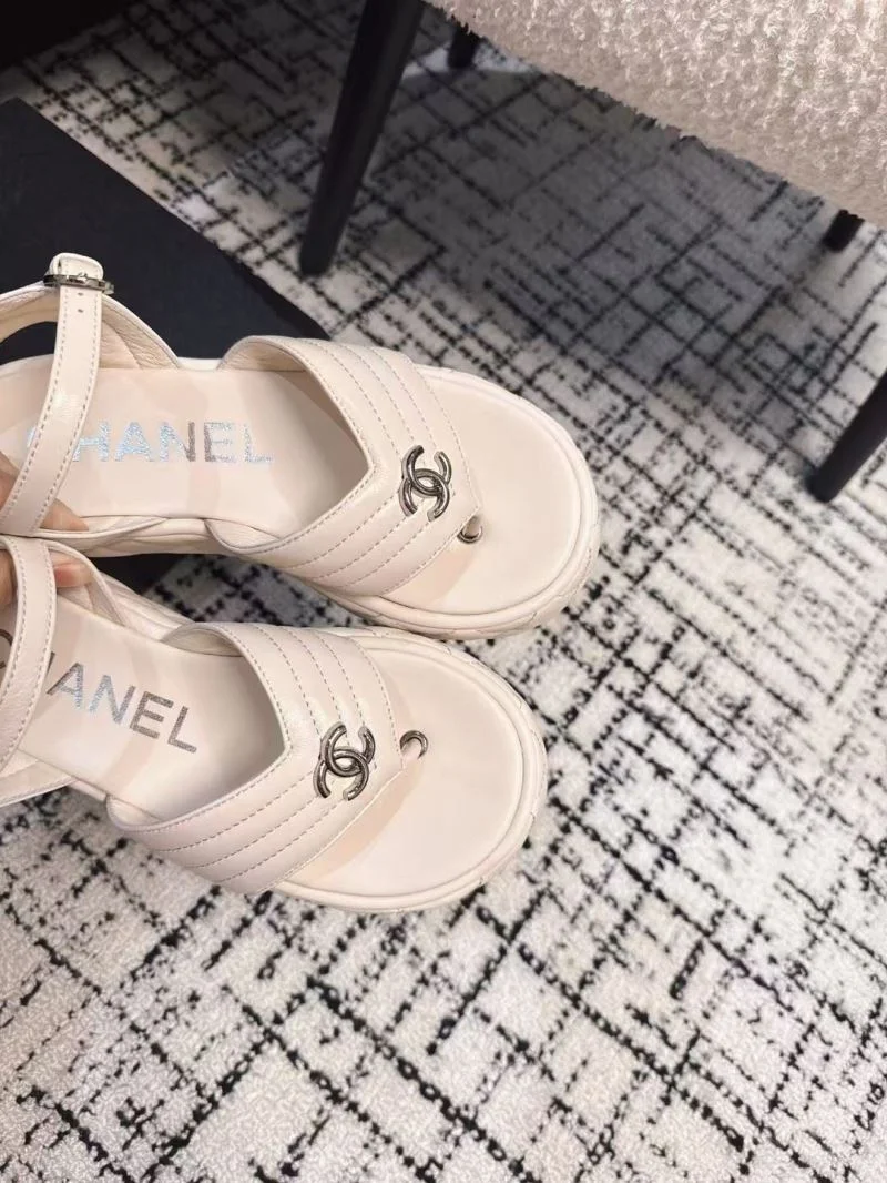 Lightweight Chanel Sandals 17950
