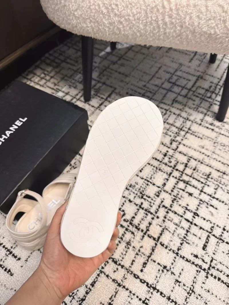 Lightweight Chanel Sandals 17950