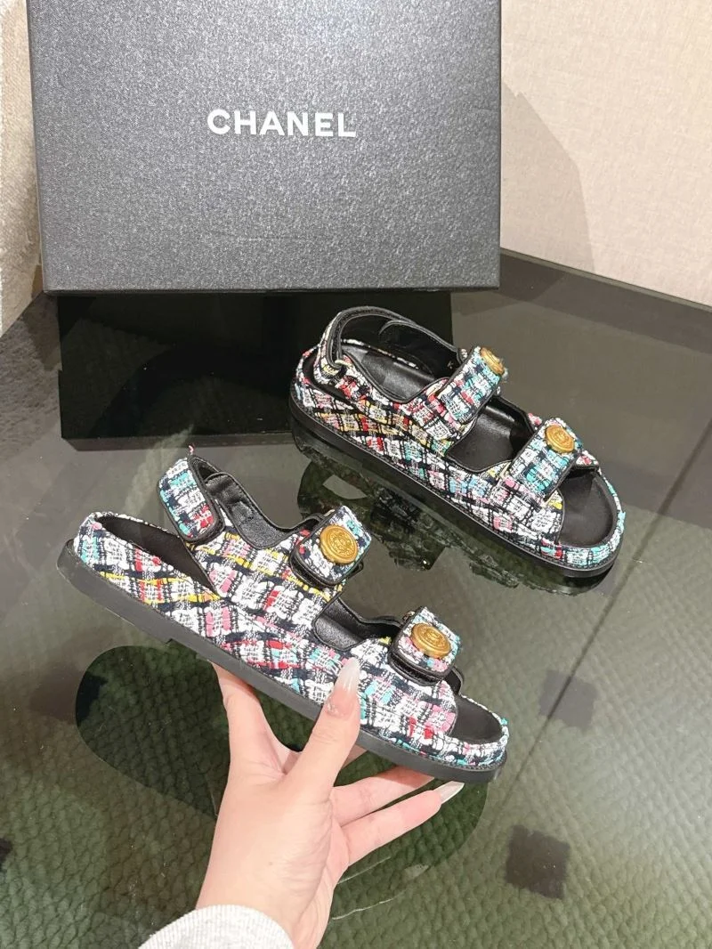 Trendsetting Chanel Sandals 17906