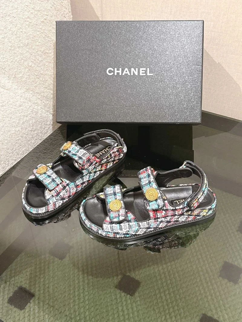 Trendsetting Chanel Sandals 17906