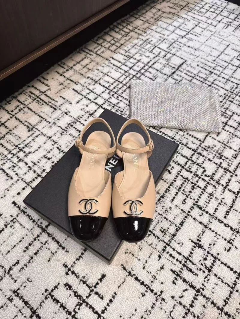 Chanel Sandals Elegant 17891
