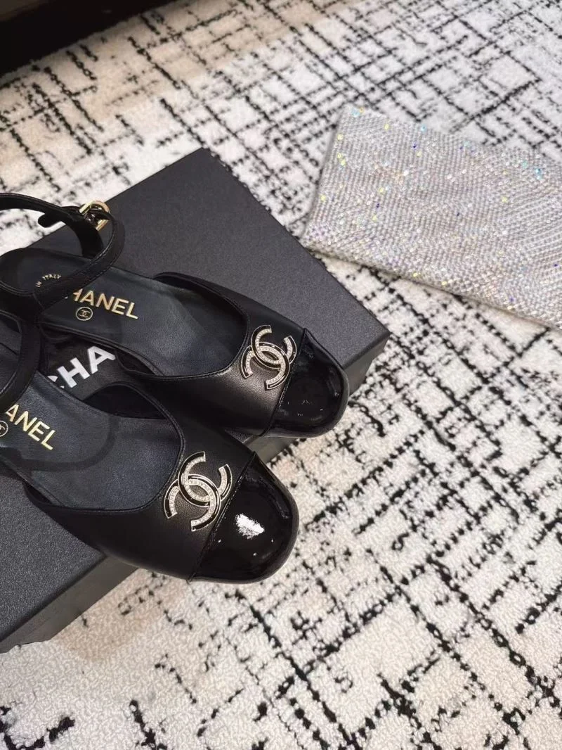 Chanel Sandals Effortless 17928
