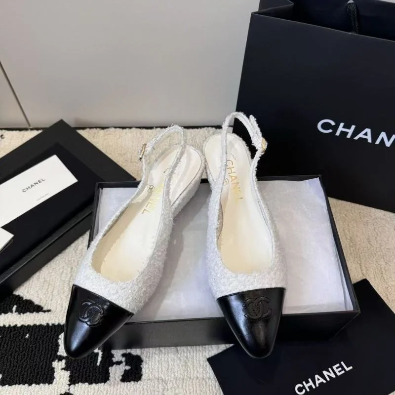 EyeCatching Chanel Sandals 17894