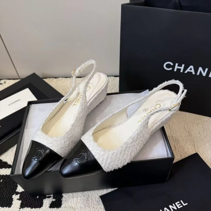 EyeCatching Chanel Sandals 17894