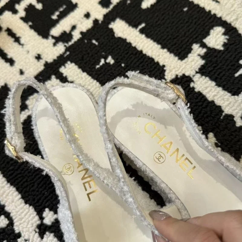 EyeCatching Chanel Sandals 17894