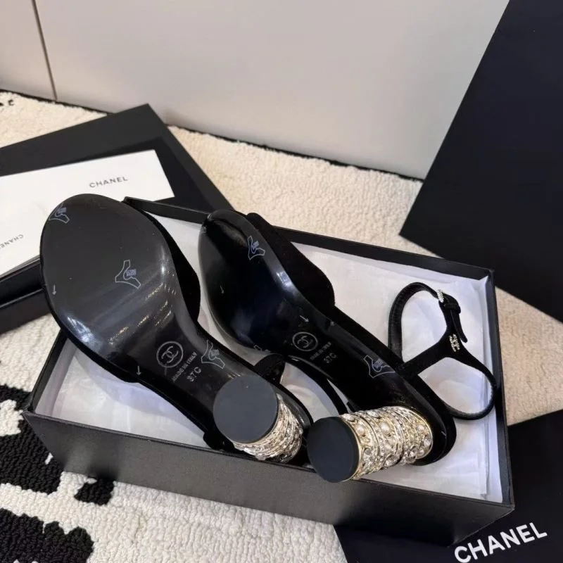Unique Chanel Sandals 17878