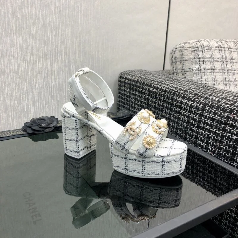 Chic Chanel Sandals 17838