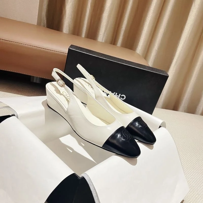 Fashionable Chanel Sandals 17754