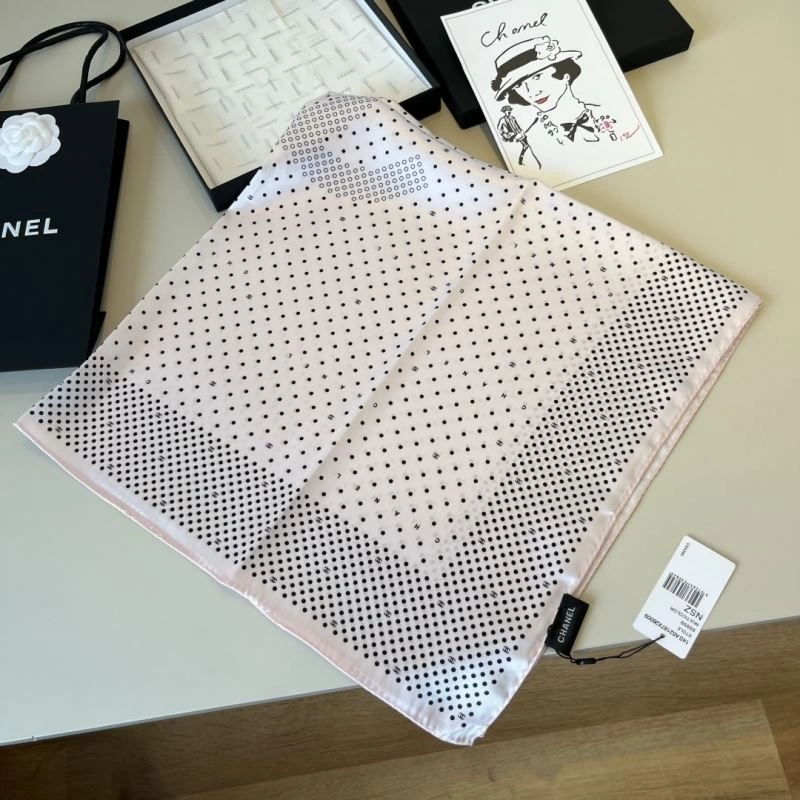 UrbanChic Chanel Scarf 270821