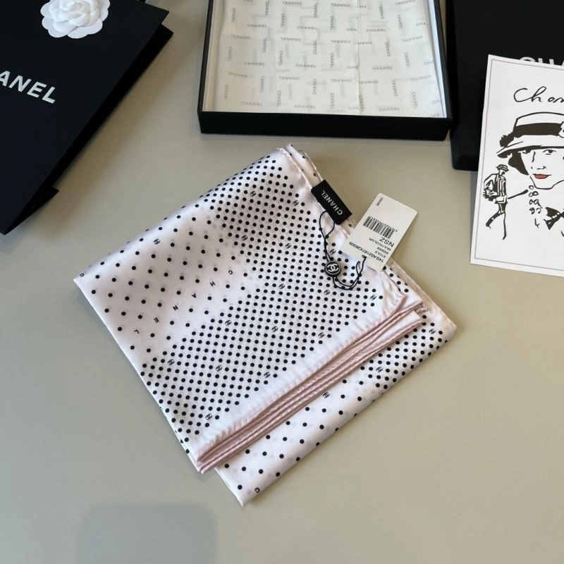 UrbanChic Chanel Scarf 270821