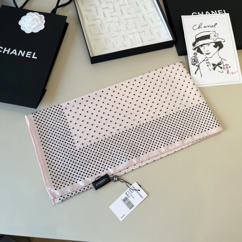 UrbanChic Chanel Scarf 270821
