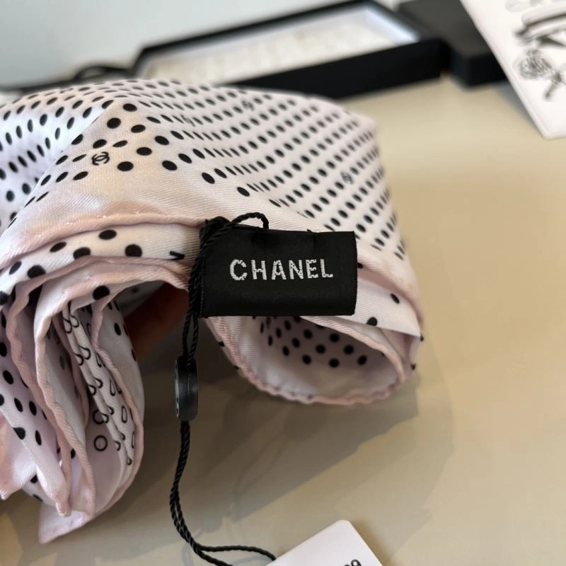 UrbanChic Chanel Scarf 270821