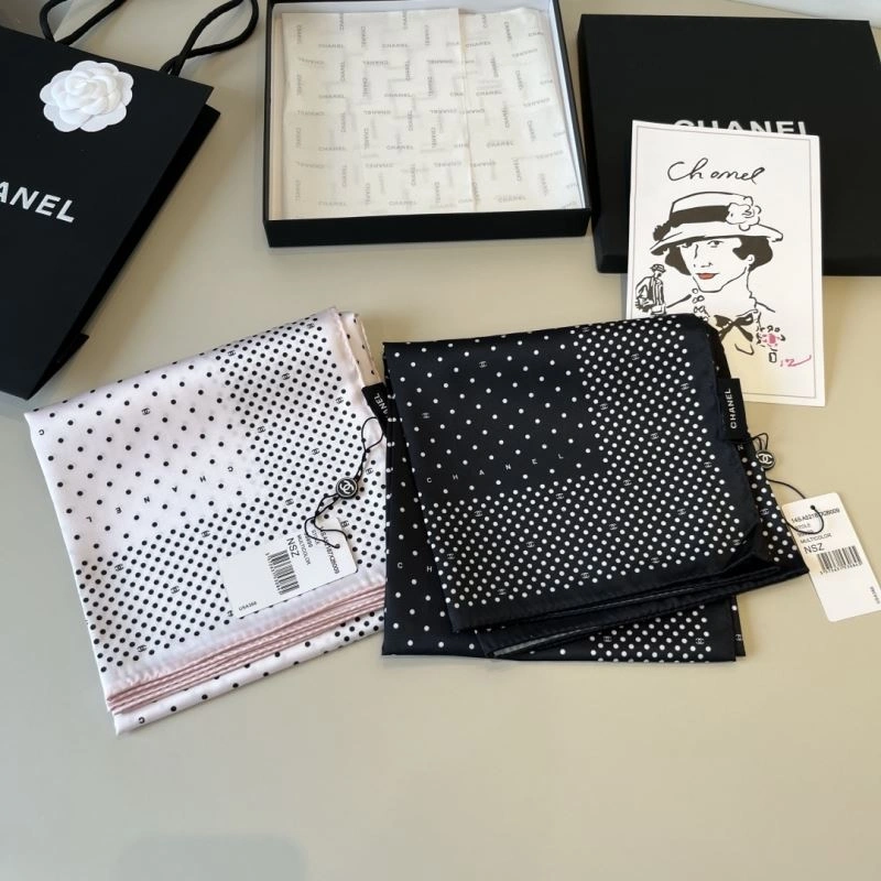 UrbanChic Chanel Scarf 270821