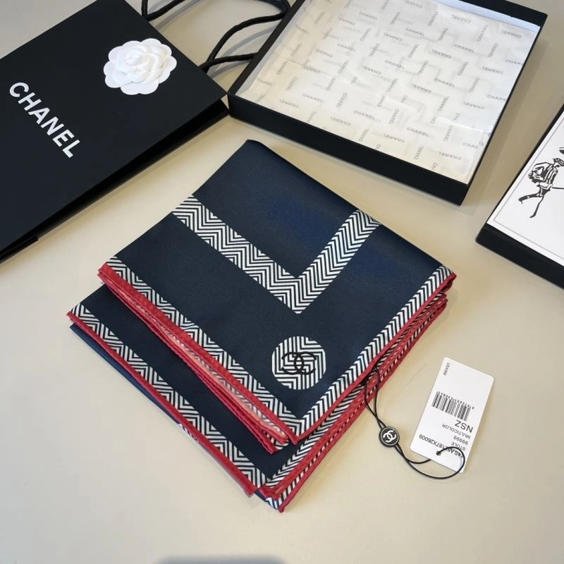 Versatile Chanel Scarf 270814