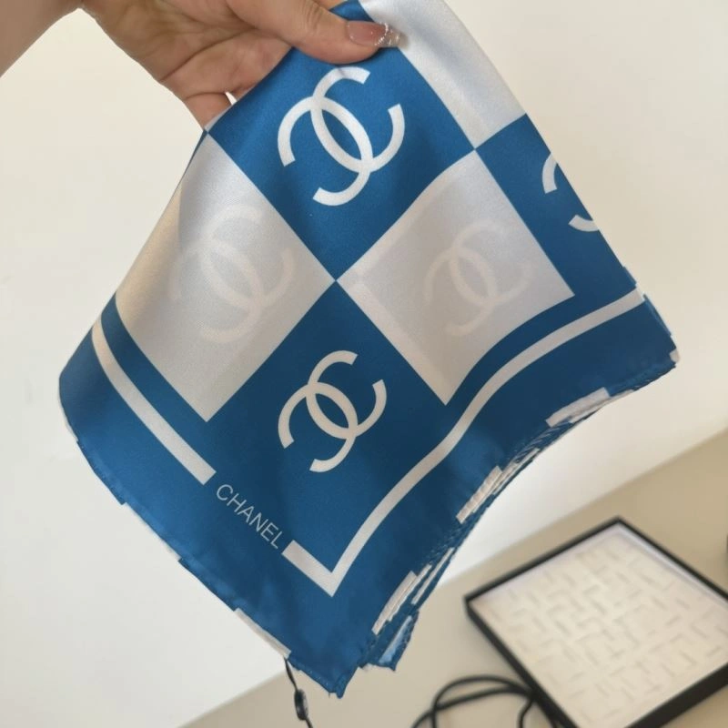 Functional Chanel Scarf 270810