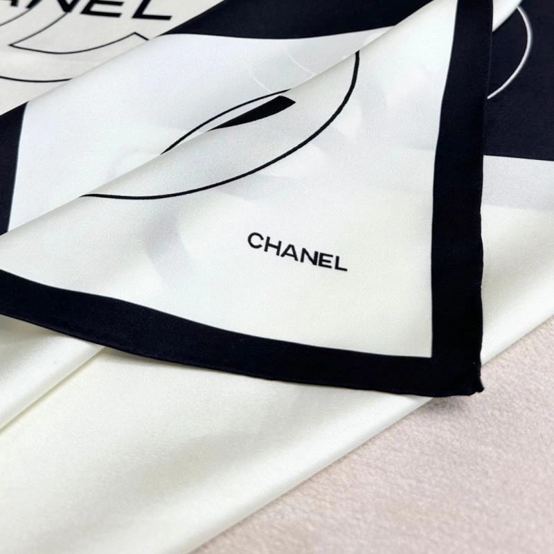 Chanel Scarf Sleek 271249