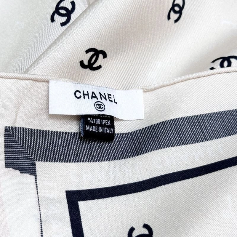 Neat Chanel Scarf 271260