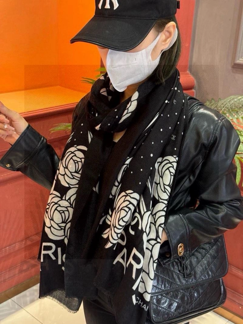 Supportive Chanel Scarf 271247
