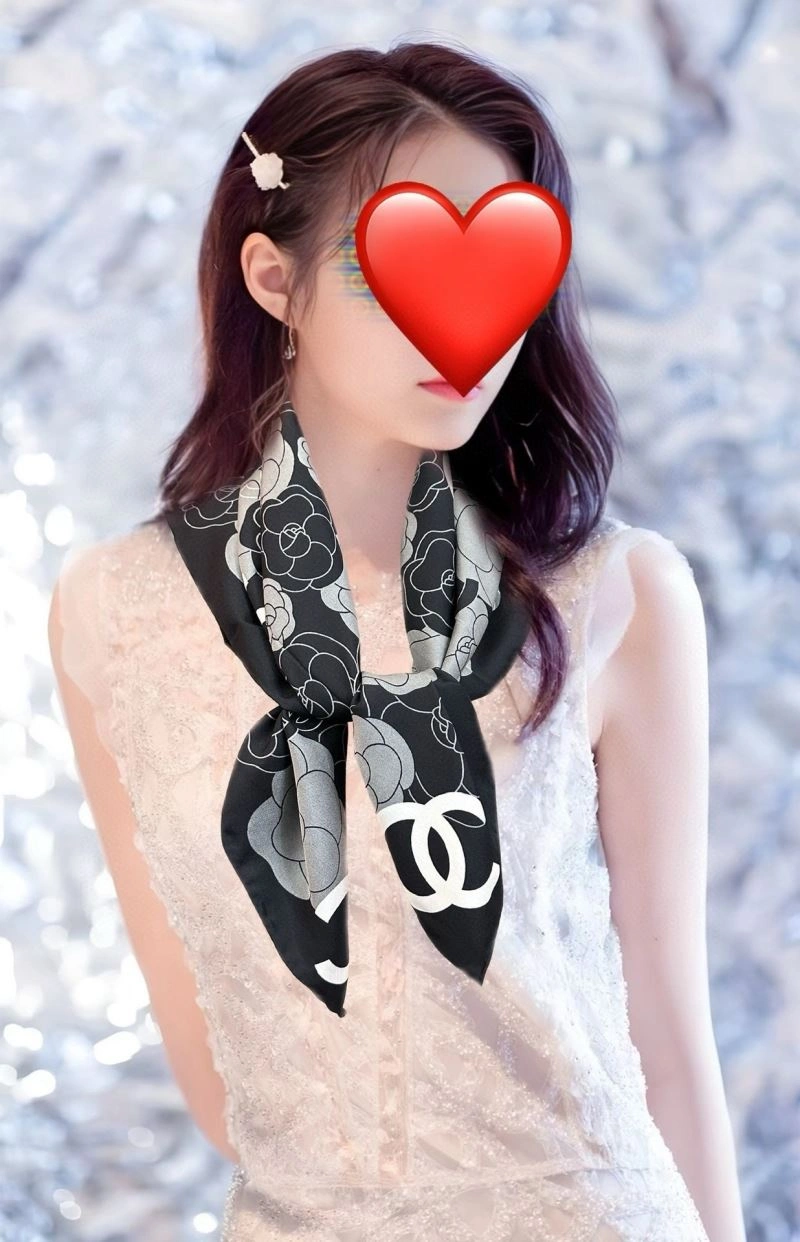 Packable Chanel Scarf 271205