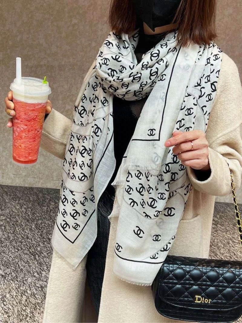 Chanel Scarf Minimalist 271223
