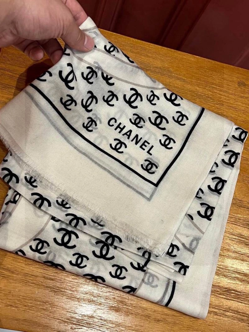 Chanel Scarf Minimalist 271223