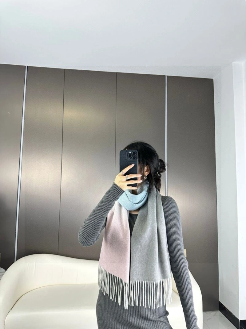 Versatile Chanel Scarf 271197
