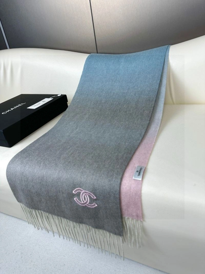 Versatile Chanel Scarf 271197