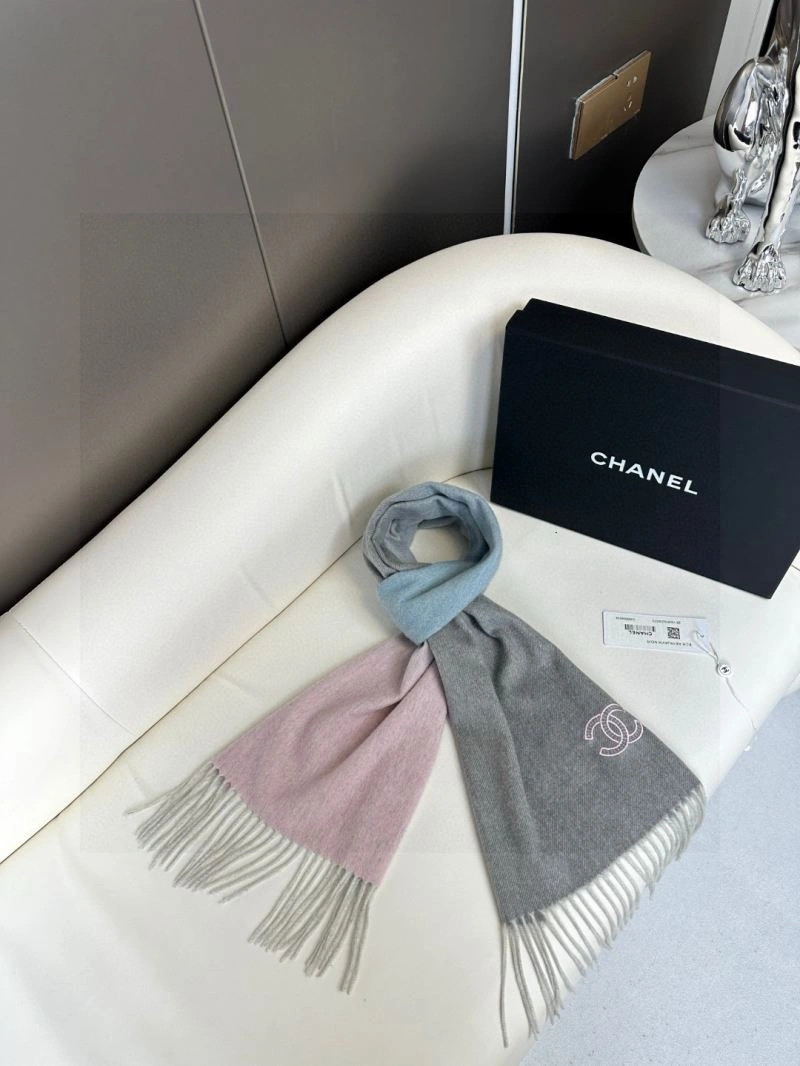 Versatile Chanel Scarf 271197
