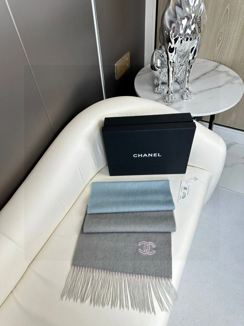 Versatile Chanel Scarf 271197
