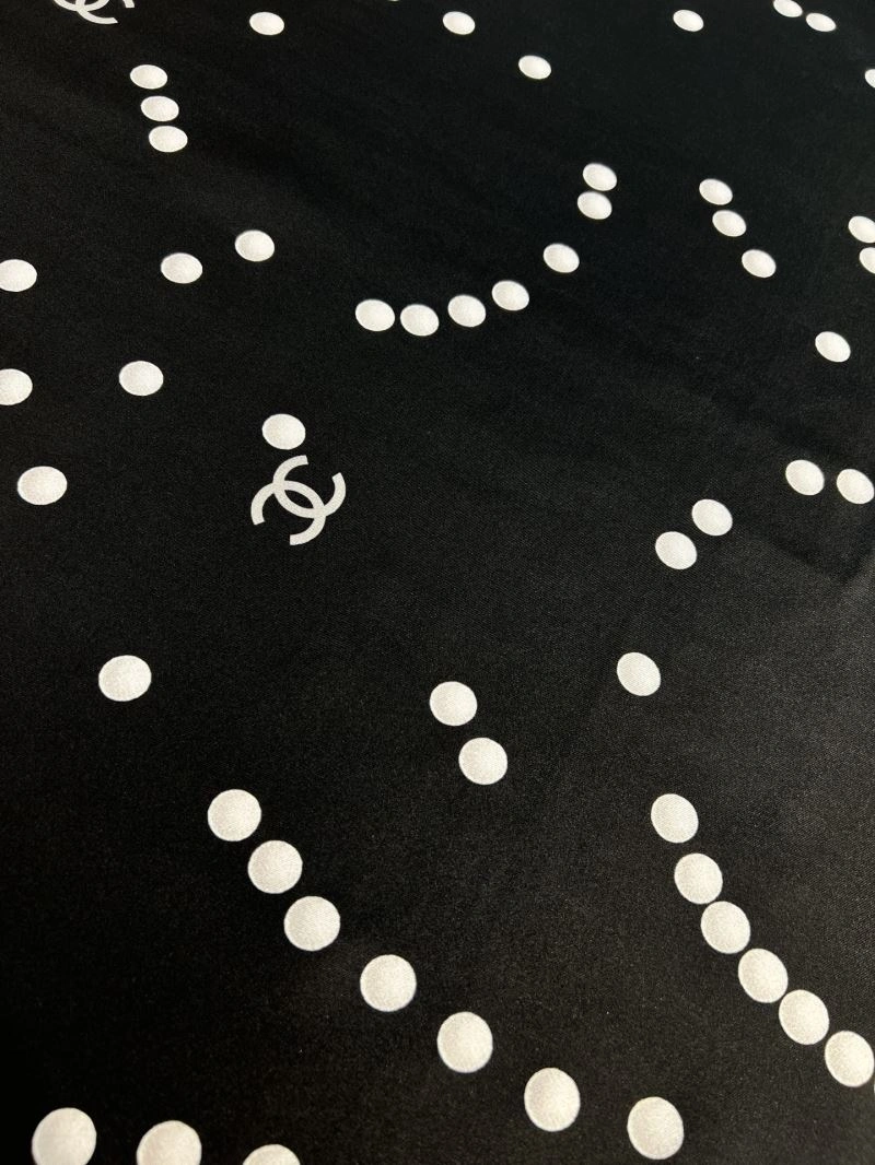 Lightweight Chanel Scarf 271194