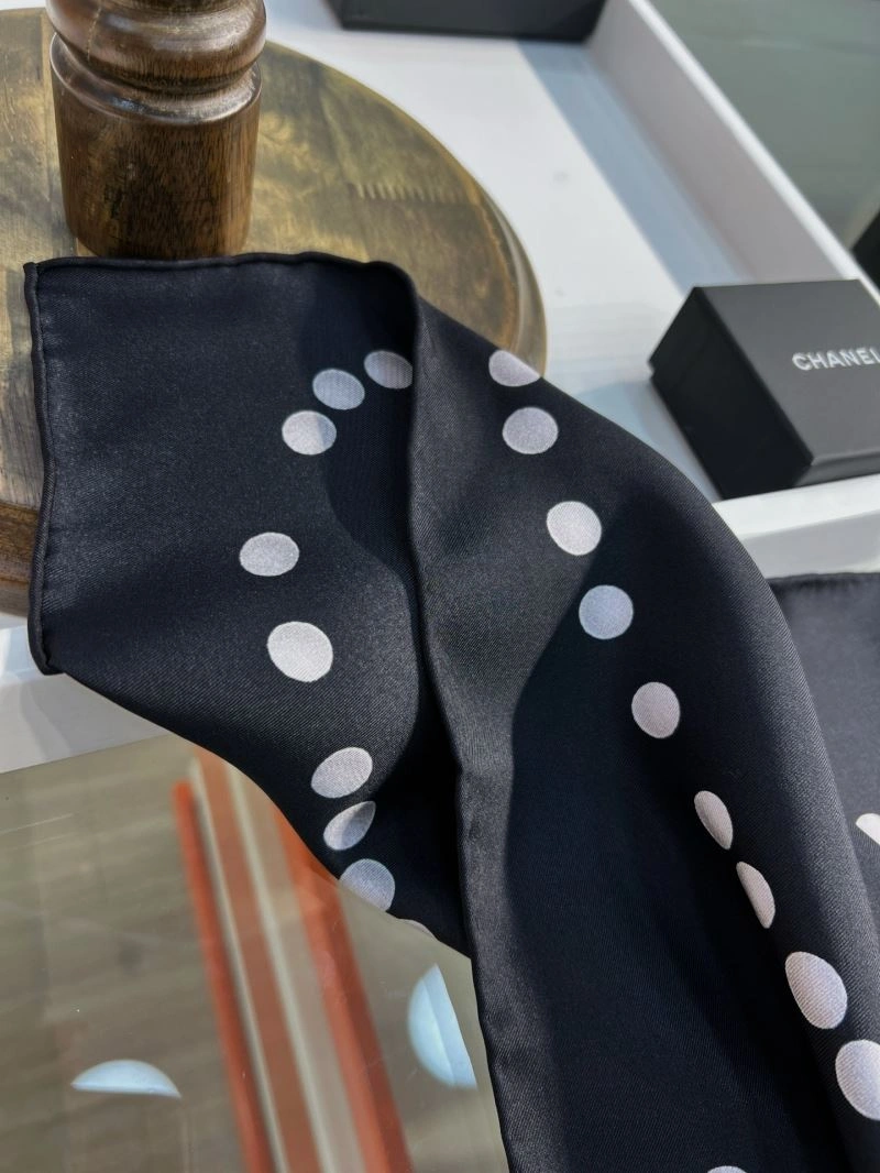 Lightweight Chanel Scarf 271194