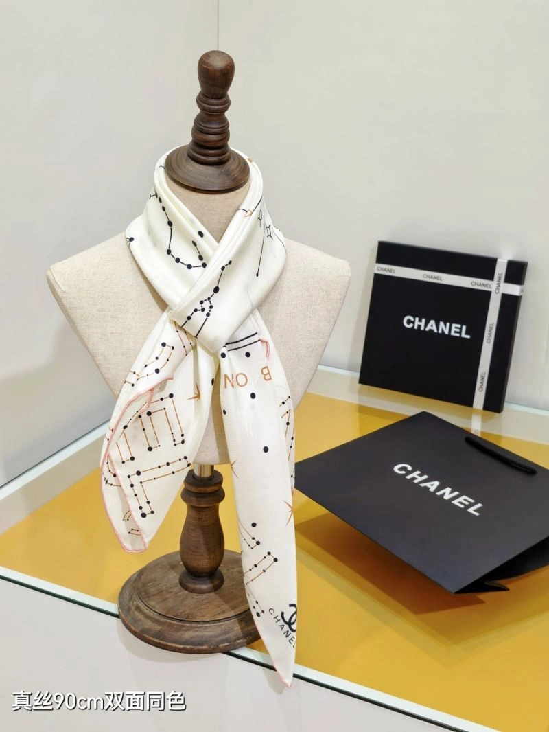 UrbanChic Chanel Scarf 271170
