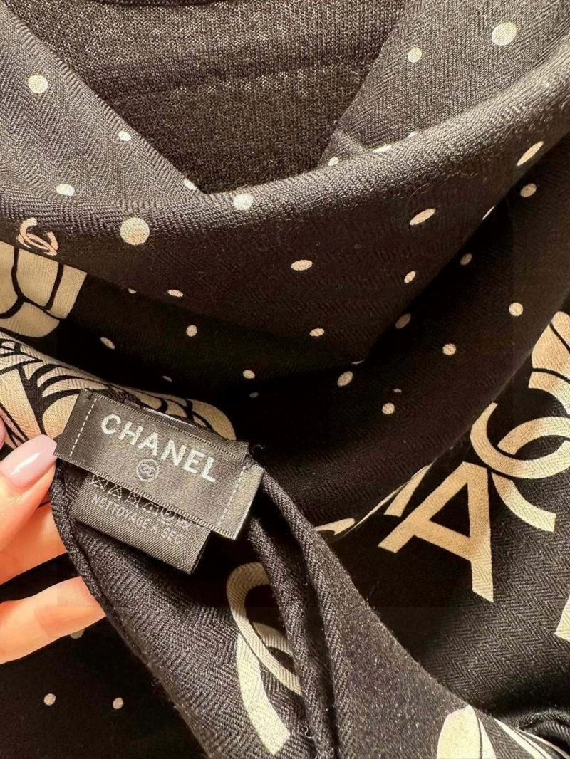Chanel Scarf Sophisticated 271186