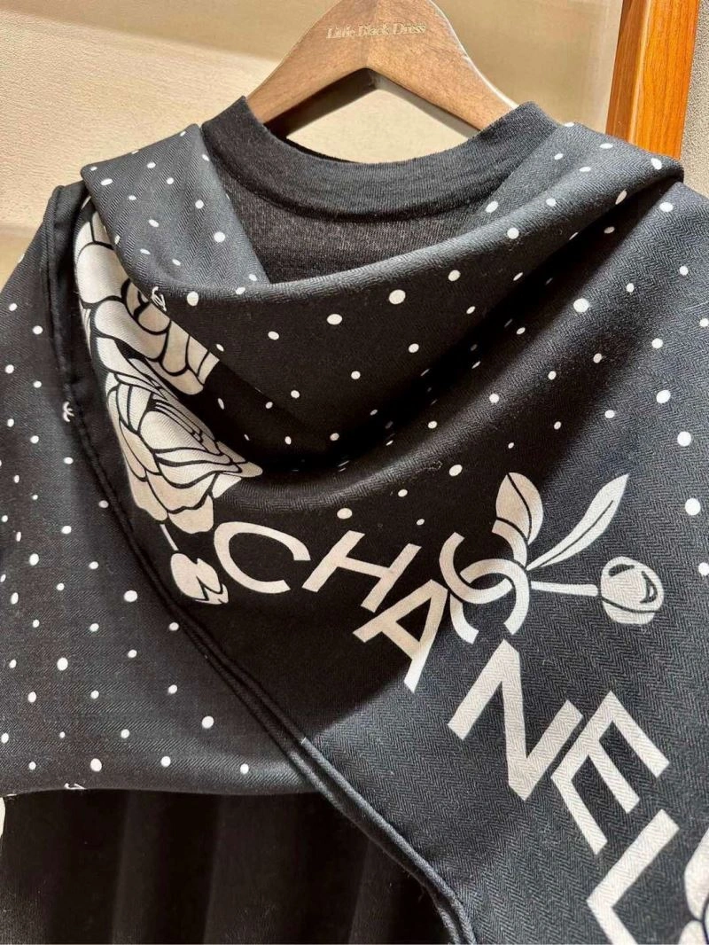 Chanel Scarf Sophisticated 271186