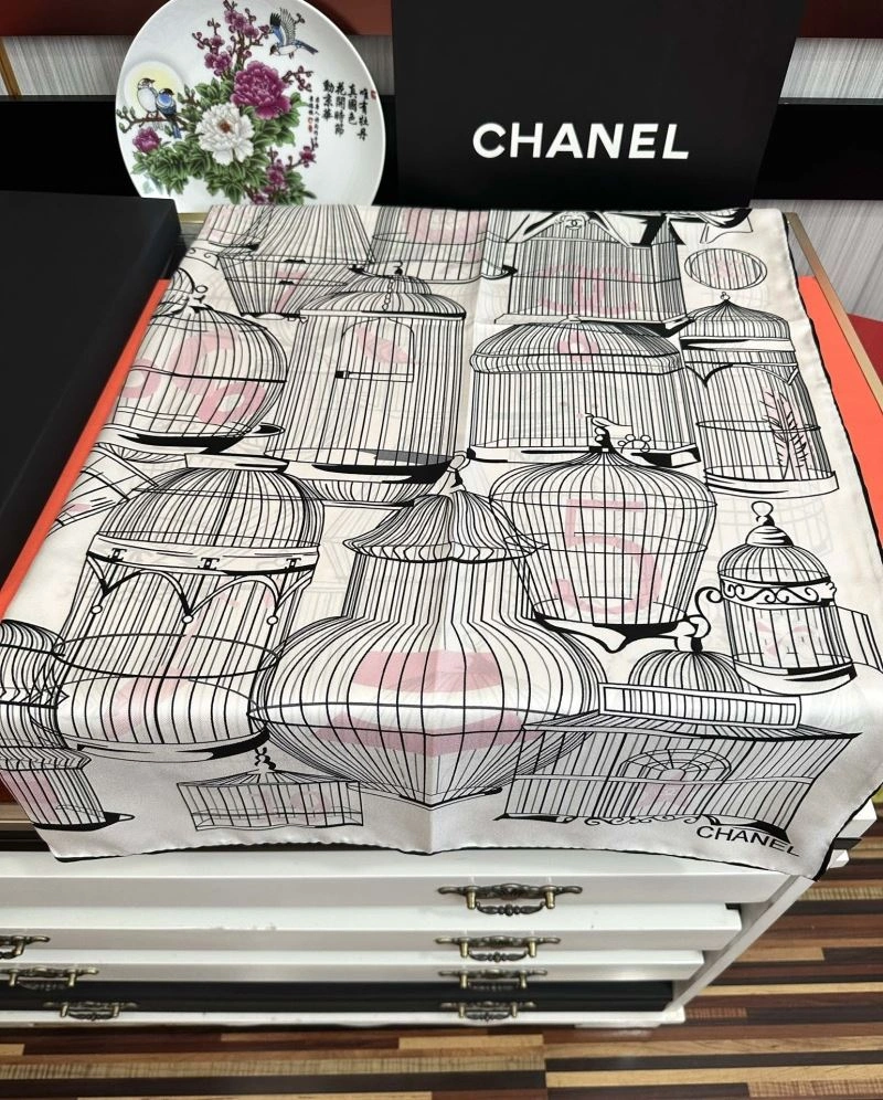 Supportive Chanel Scarf 271167