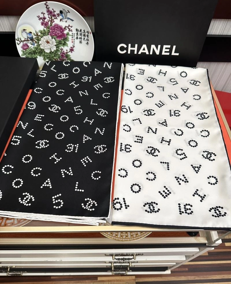 UrbanChic Chanel Scarf 272002