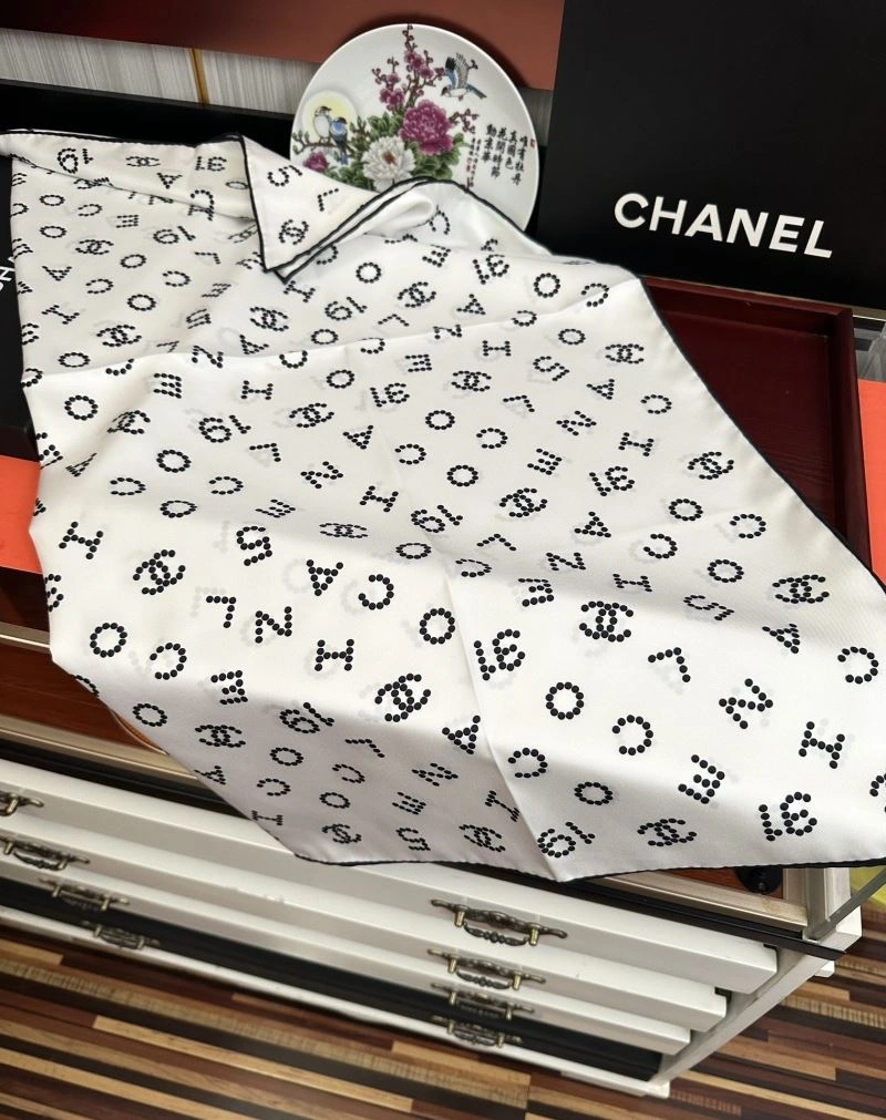 UrbanChic Chanel Scarf 272002