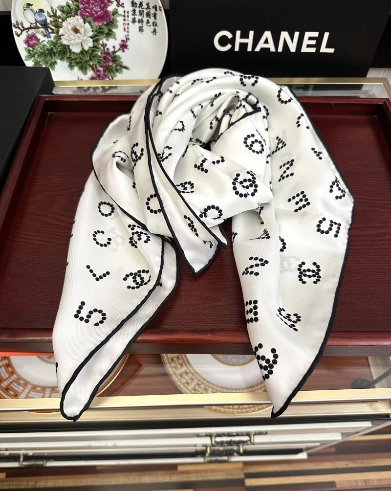UrbanChic Chanel Scarf 272002