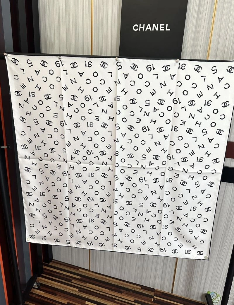 UrbanChic Chanel Scarf 272002