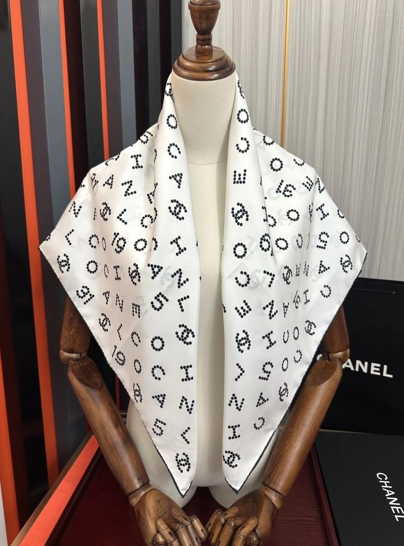 UrbanChic Chanel Scarf 272002