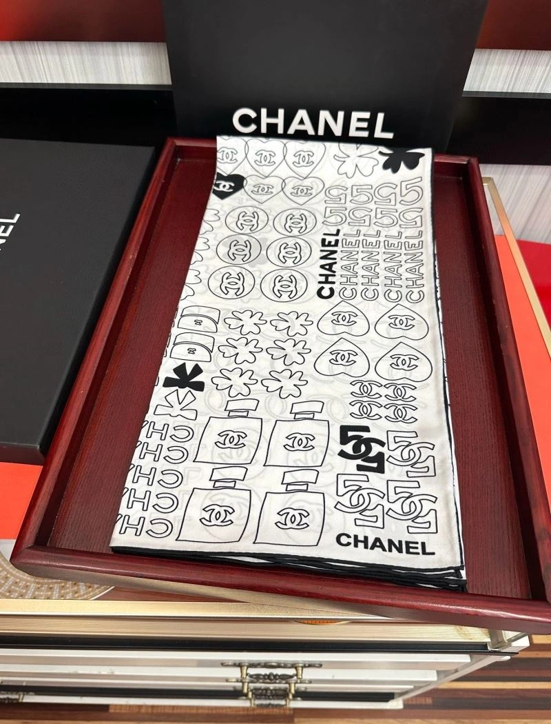 Chanel Scarf Snug 271961