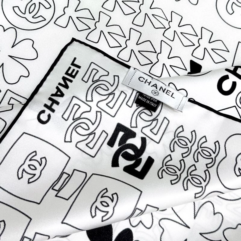 Chanel Scarf Practical 271968