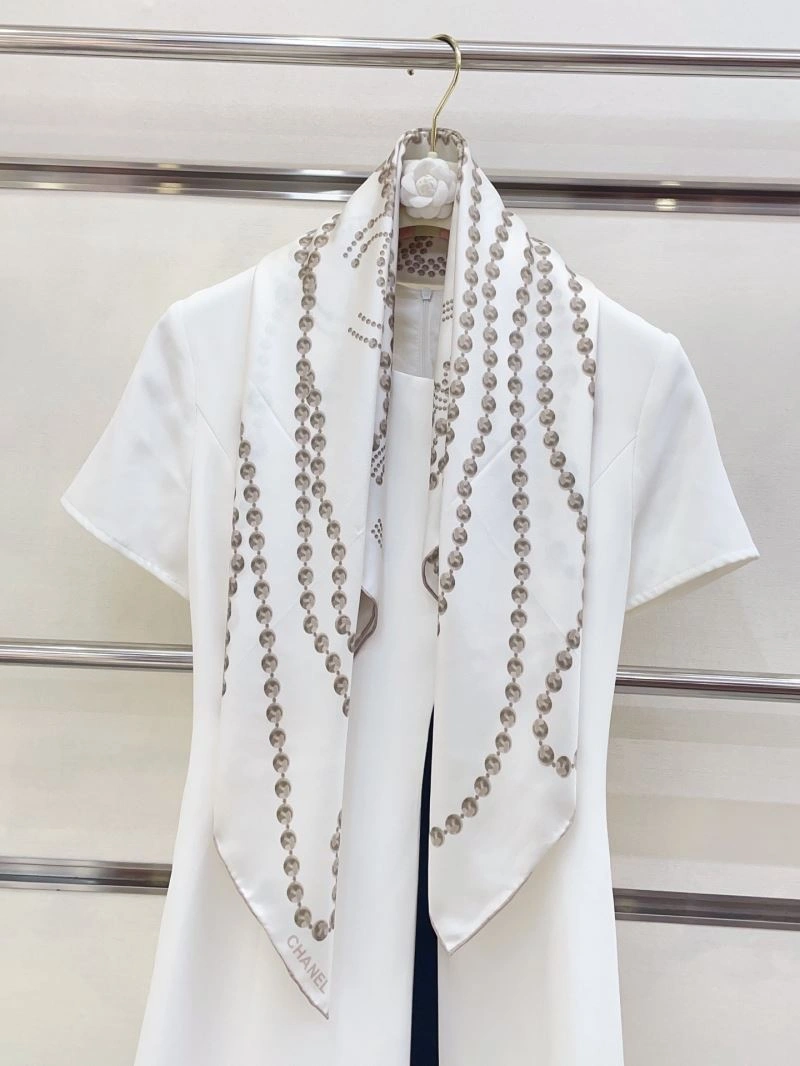 Stylish Chanel Scarf 271967