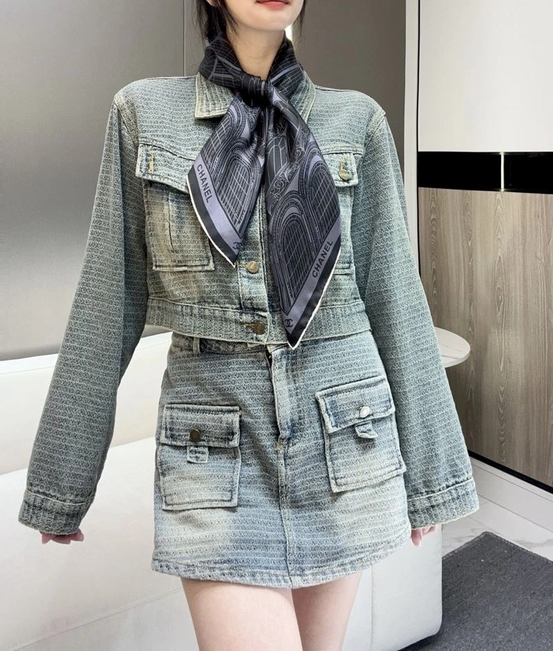 Chanel Scarf Effortless 271960