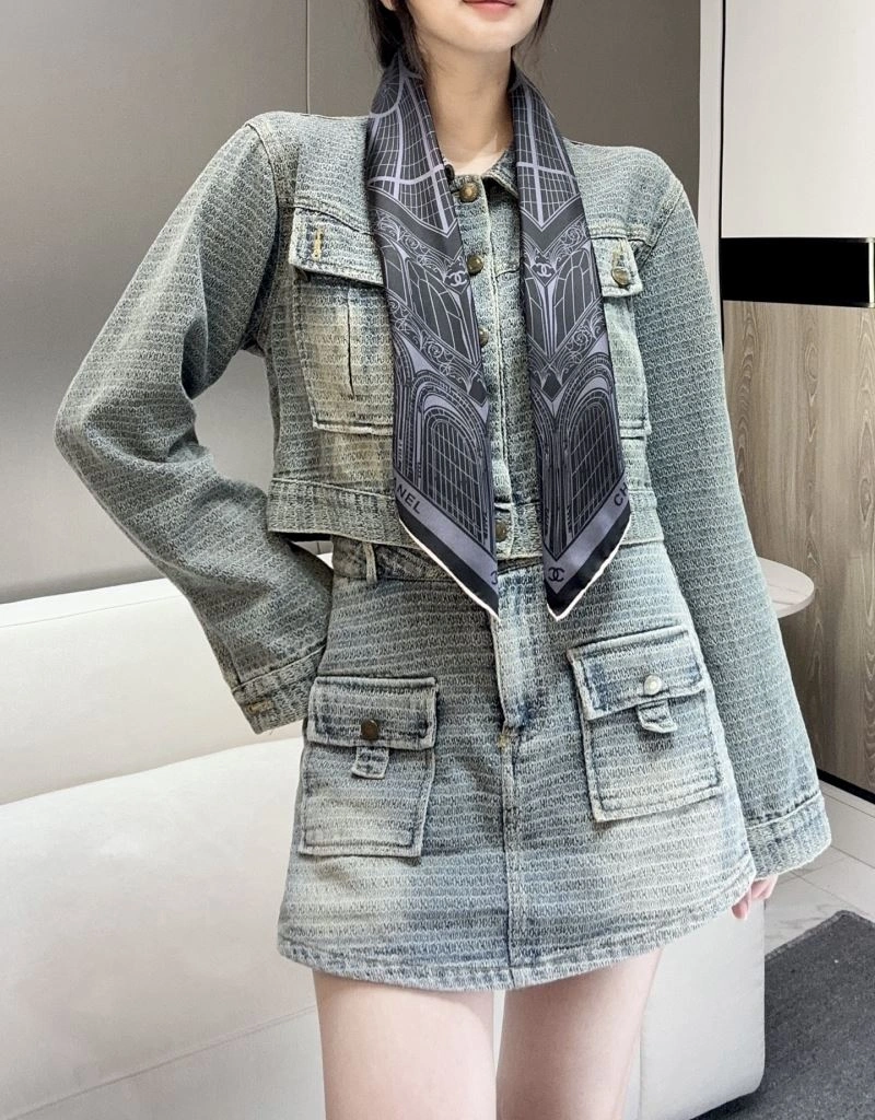 Chanel Scarf Effortless 271960